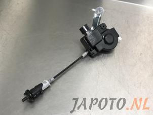 Used Tank flap lock motor Lexus CT 200h 1.8 16V Price € 24,95 Margin scheme offered by Japoto Parts B.V.