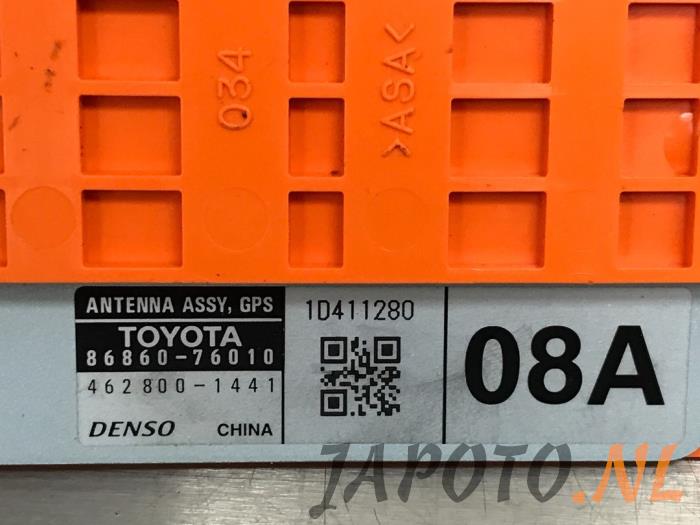 Antena GPS de un Lexus CT 200h 1.8 16V 2014