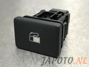 Used Tank cap cover switch Lexus CT 200h 1.8 16V Price € 19,95 Margin scheme offered by Japoto Parts B.V.