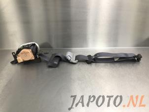 Używane Pas bezpieczenstwa prawy przód Toyota HiAce II 2.5 D4-D 117 4x4 Cena € 120,94 Z VAT oferowane przez Japoto Parts B.V.