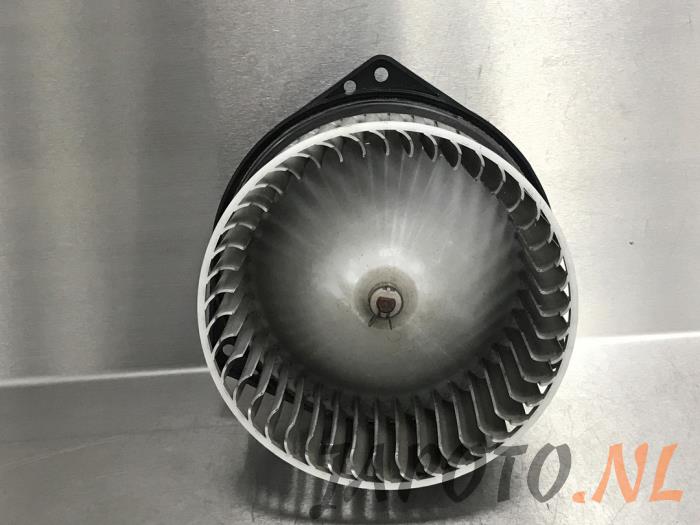 Heating and ventilation fan motor from a Subaru Forester (SF) 2.0 16V S Turbo 2003
