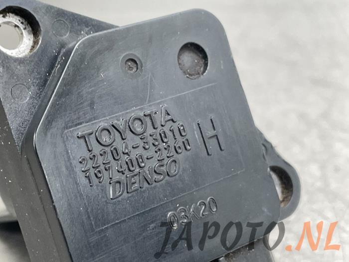 Luftmassenmesser van een Toyota HiAce II 2.5 D4-D 117 4x4 2008