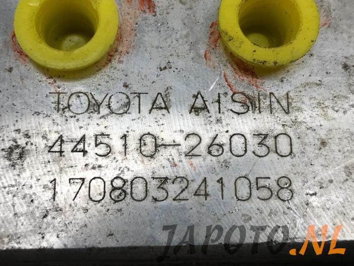 ABS pump from a Toyota HiAce II 2.5 D4-D 117 4x4 2008