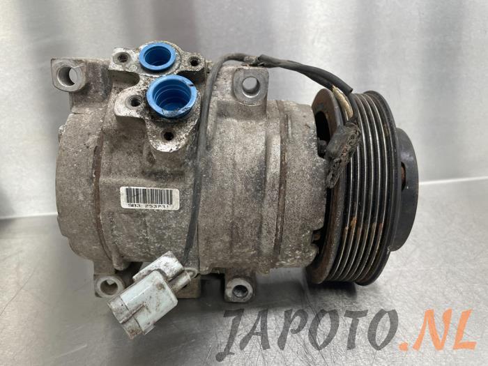 Usagé Pompe clim Toyota HiAce II 2.5 D4-D 117 4x4 Prix € 222,28 Prix TTC proposé par Japoto Parts B.V.