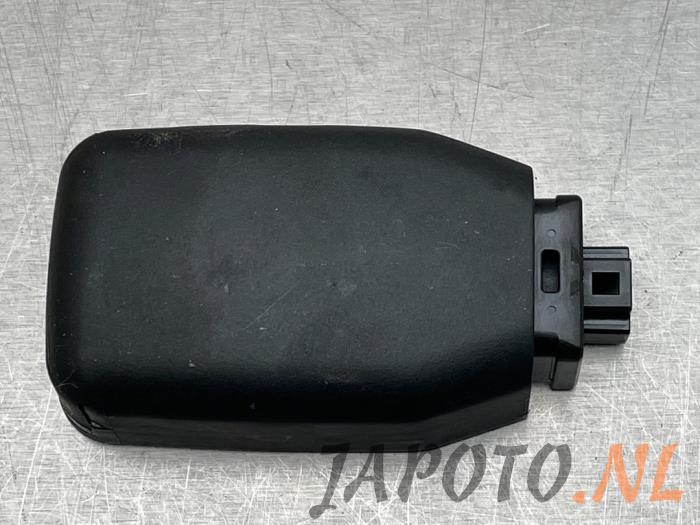 Begagnade Regnsensor Mazda CX-5 I (KE,GH) 2.0 SkyActiv-G 16V 2WD Pris € 26,24 Marginaltabell erbjuds av Japoto Parts B.V.