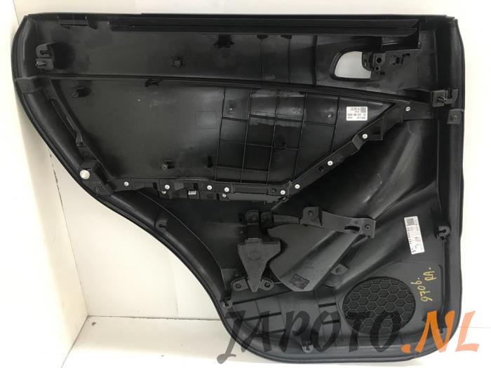 Tapicerka drzwi prawych tylnych wersja 4-drzwiowa z Mazda CX-5 (KE,GH) 2.0 SkyActiv-G 16V 2WD 2015
