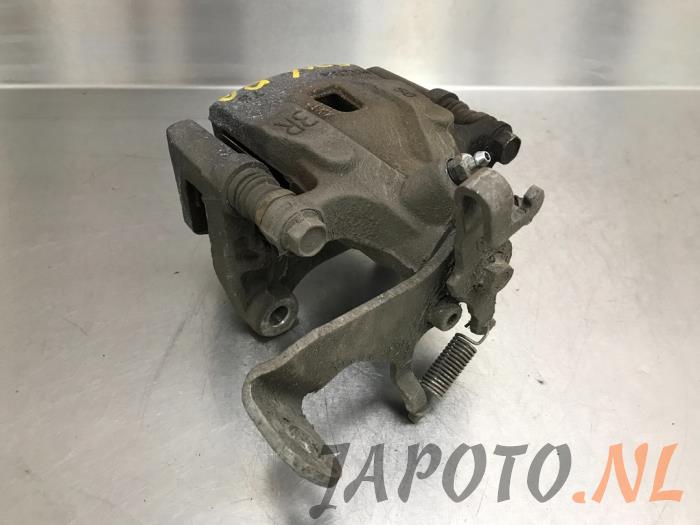 Rear brake calliper, right from a Mazda CX-5 (KE,GH) 2.0 SkyActiv-G 16V 2WD 2015