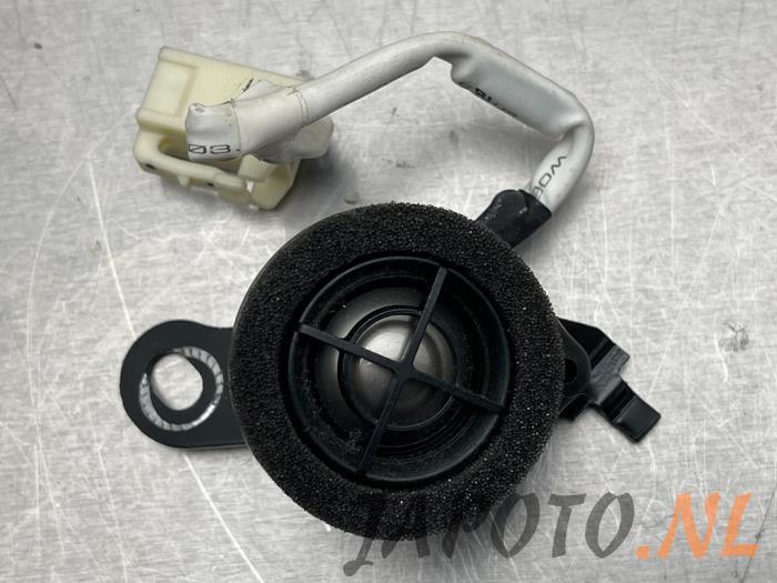 Begagnade Diskanthögtalare Lexus RX (L2) 400h V6 24V VVT-i 4x4 Pris € 20,95 Marginaltabell erbjuds av Japoto Parts B.V.