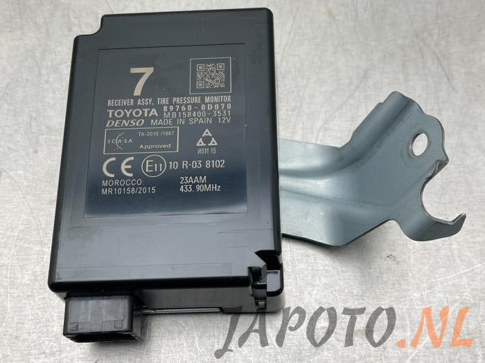 Däcktrycksmodul Toyota Yaris III (P13), 2010 / 2020 1.5 16V Hybrid, Halvkombi (Hatchback), El Bensin, 1.497cc, 74kW (101pk), FWD, 1NZFXE, 2015-04 / 2017-03, NHP13 (Begagnad)