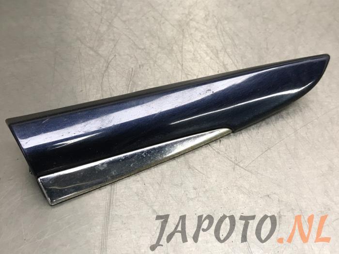 Używane Listwa blotnika Lexus LS (F4) 460 4.6 32V VVT-i Cena € 26,20 Procedura marży oferowane przez Japoto Parts B.V.