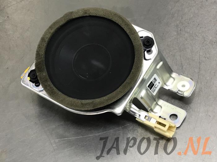 Używane Glosnik Lexus LS (F4) 460 4.6 32V VVT-i Cena € 41,95 Procedura marży oferowane przez Japoto Parts B.V.