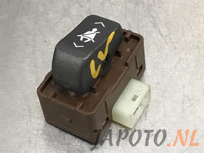 Usados Interruptor Lexus LS (F4) 460 4.6 32V VVT-i Precio € 15,70 Norma de margen ofrecido por Japoto Parts B.V.