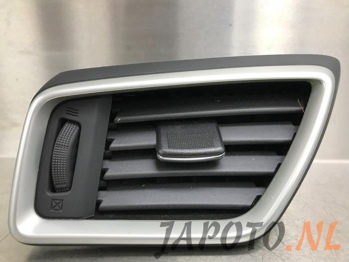 Dashboard vent Nissan Qashqai 1.5 dCi DPF - 687614E0A