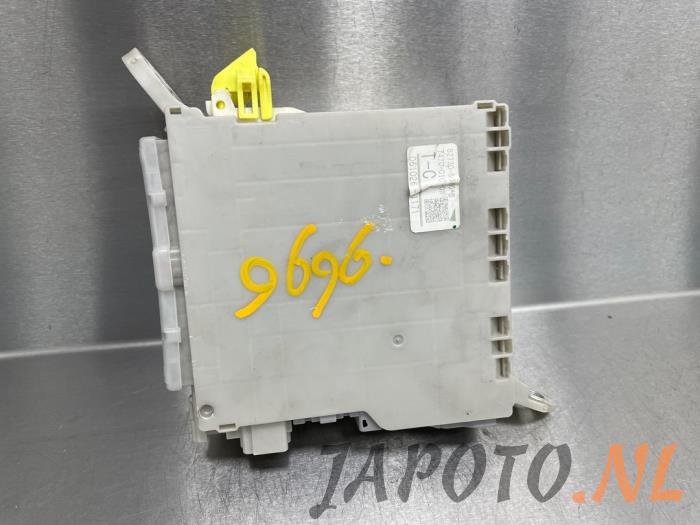 Begagnade Säkringsbox Lexus LS (F4) 460 4.6 32V VVT-i Pris € 104,95 Marginaltabell erbjuds av Japoto Parts B.V.