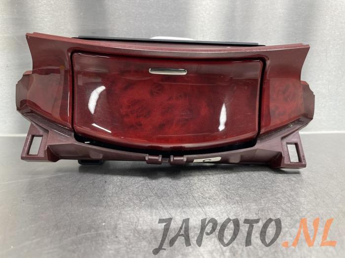 Begagnade Askkopp, fram Lexus LS (F4) 460 4.6 32V VVT-i Pris € 31,45 Marginaltabell erbjuds av Japoto Parts B.V.