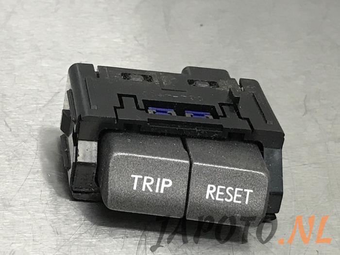 Usados Interruptor Lexus LS (F4) 460 4.6 32V VVT-i Precio € 20,95 Norma de margen ofrecido por Japoto Parts B.V.
