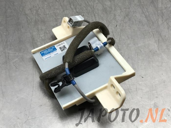 Używane Antena GPS Lexus LS (F4) 460 4.6 32V VVT-i Cena € 41,95 Procedura marży oferowane przez Japoto Parts B.V.