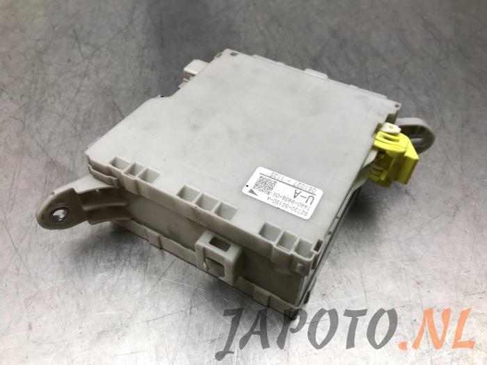 Begagnade Säkringsbox Lexus LS (F4) 460 4.6 32V VVT-i Pris € 78,70 Marginaltabell erbjuds av Japoto Parts B.V.