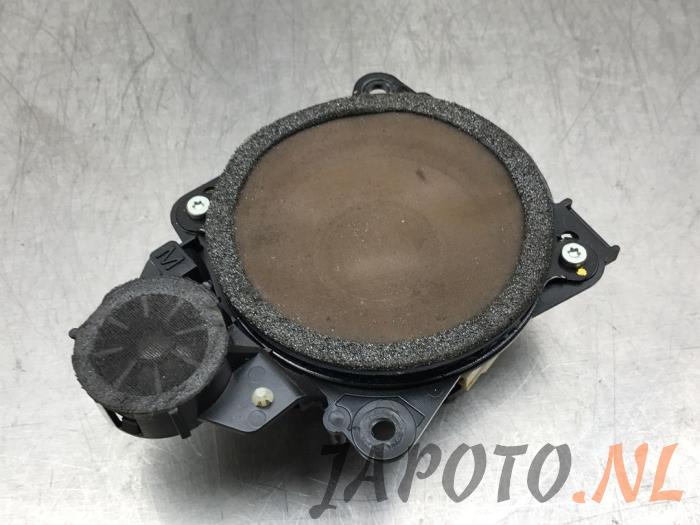 Używane Glosnik Lexus LS (F4) 460 4.6 32V VVT-i Cena € 41,95 Procedura marży oferowane przez Japoto Parts B.V.