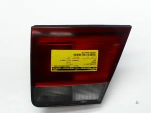 Używane Tylne swiatlo pozycyjne prawe Mazda 626 (GE12/72/82) 1.8i LX/GLX 16V Cena € 15,00 Procedura marży oferowane przez Japoto Parts B.V.