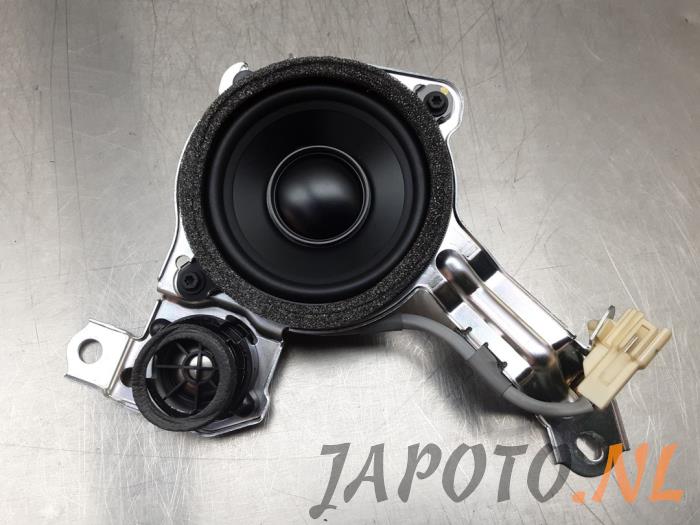 Używane Glosnik Lexus LS (F4) 460 4.6 32V VVT-i Cena € 41,95 Procedura marży oferowane przez Japoto Parts B.V.