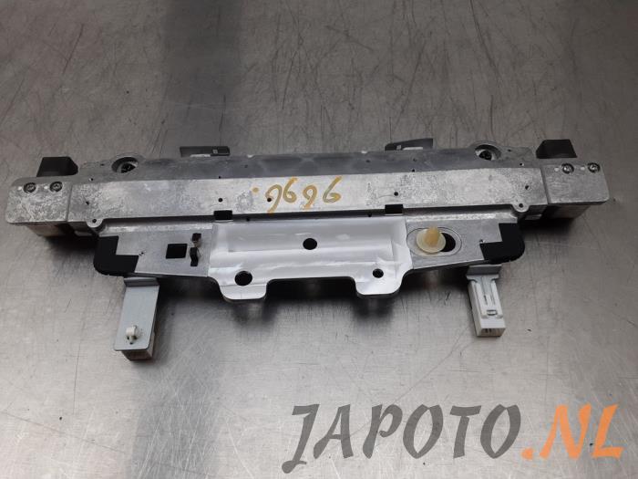 Usagé Caméra avant Lexus LS (F4) 460 4.6 32V VVT-i Prix € 209,95 Règlement à la marge proposé par Japoto Parts B.V.