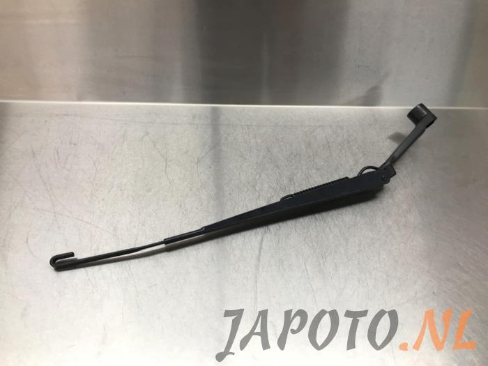 Nissan Qashqai Front wiper arms stock