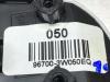 Interruptor de mando de volante de un Kia Sportage (SL) 2.0 CVVT 16V 4x2 2012