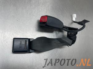 Used Rear seatbelt buckle, right Kia Sportage (SL) 2.0 CVVT 16V 4x2 Price € 19,95 Margin scheme offered by Japoto Parts B.V.