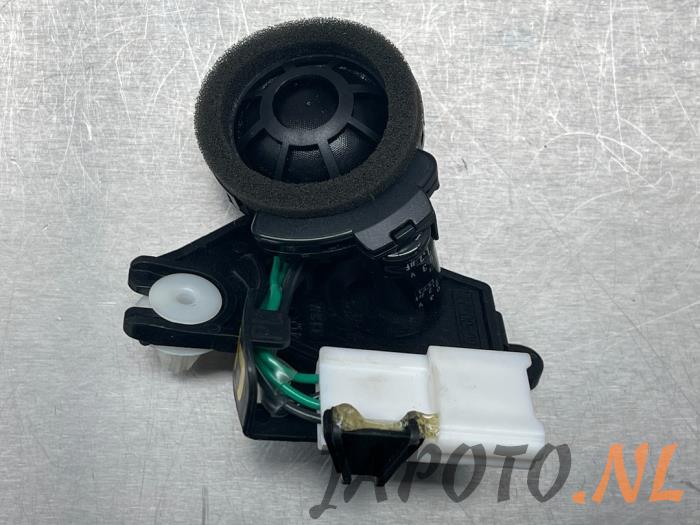 Begagnade Diskanthögtalare Toyota Land Cruiser (J15) 2.8 D-4D 16V Pris € 63,46 Inklusive moms erbjuds av Japoto Parts B.V.