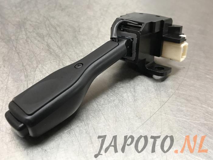 Używane Obsluga tempomatu Toyota Land Cruiser (J15) 2.8 D-4D 16V Cena € 76,17 Z VAT oferowane przez Japoto Parts B.V.