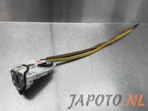 Używane Mechanizm blokady drzwi prawych wersja 2-drzwiowa Mazda 2 (DE) 1.3 16V S-VT High Power Cena € 39,95 Procedura marży oferowane przez Japoto Parts B.V.