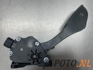 Used Accelerator pedal Toyota Land Cruiser (J15) 2.8 D-4D 16V Price € 181,44 Inclusive VAT offered by Japoto Parts B.V.