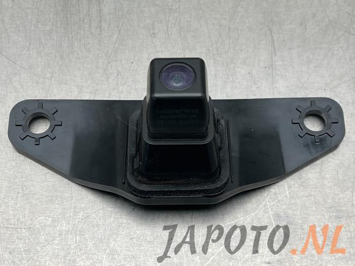 Używane Kamera cofania Toyota Land Cruiser (J15) 2.8 D-4D 16V Cena € 316,35 Z VAT oferowane przez Japoto Parts B.V.