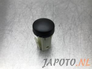 Usagé Capteur lumière Toyota Land Cruiser (J15) 2.8 D-4D 16V Prix € 24,14 Prix TTC proposé par Japoto Parts B.V.