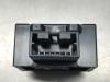 Tank cap cover switch from a Nissan Murano (Z51) 3.5 V6 24V 4x4 2008