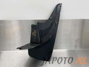 Used Mud-flap Toyota Land Cruiser (J15) 2.8 D-4D 16V Price € 24,14 Inclusive VAT offered by Japoto Parts B.V.