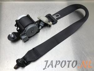 Used Rear seatbelt, right Kia Carens IV (RP) 1.6 GDI 16V Price € 49,99 Margin scheme offered by Japoto Parts B.V.