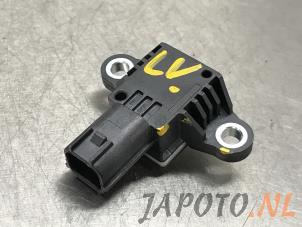 Usados Sensor de airbag Kia Carens IV (RP) 1.6 GDI 16V Precio € 24,95 Norma de margen ofrecido por Japoto Parts B.V.
