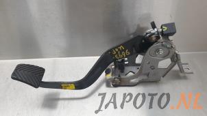 Usagé Pédale embrayage Kia Carens IV (RP) 1.6 GDI 16V Prix € 49,95 Règlement à la marge proposé par Japoto Parts B.V.