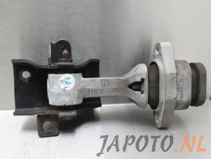 Used Gearbox mount Kia Carens IV (RP) 1.6 GDI 16V Price € 34,95 Margin scheme offered by Japoto Parts B.V.