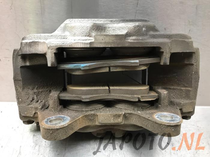 Gebrauchte Bremszange links vorne Toyota Land Cruiser (J15) 2.8 D-4D 16V Preis € 126,99 Mit Mehrwertsteuer angeboten von Japoto Parts B.V.