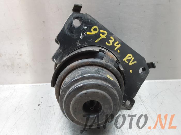 Used Engine mount Toyota Land Cruiser (J15) 2.8 D-4D 16V Price € 76,17 Inclusive VAT offered by Japoto Parts B.V.