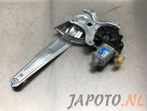 Używane Mechanizm szyby lewej tylnej wersja 4-drzwiowa Kia Picanto (JA) 1.0 12V Cena € 49,99 Procedura marży oferowane przez Japoto Parts B.V.