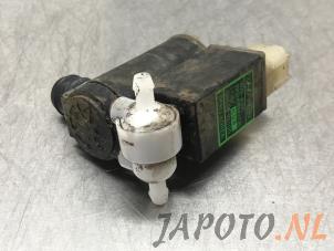Używane Pompa spryskiwacza przód Hyundai iX20 (JC) 1.4i 16V Cena € 19,95 Procedura marży oferowane przez Japoto Parts B.V.