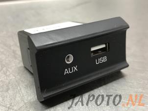 Usagé Connexion USB Kia Picanto (JA) 1.0 12V Prix € 24,99 Règlement à la marge proposé par Japoto Parts B.V.