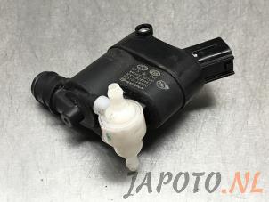 Used Windscreen washer pump Kia Picanto (JA) 1.0 12V Price € 19,95 Margin scheme offered by Japoto Parts B.V.