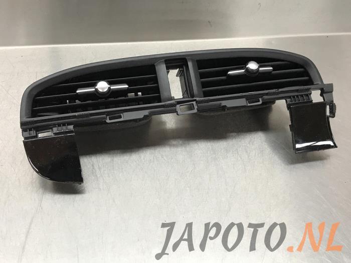 Dashboard vent from a Kia Picanto (JA) 1.0 12V 2017