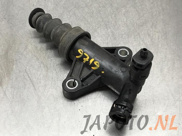 Clutch slave cylinder Suzuki Baleno 1.2 Dual Jet 16V Hybrid