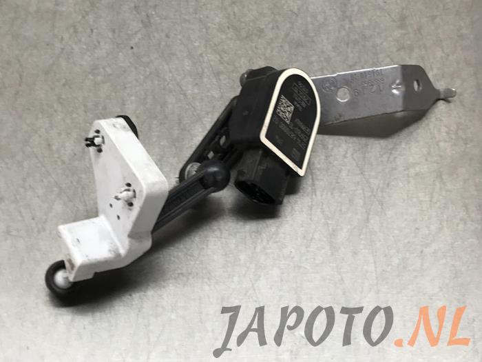Height sensor lever